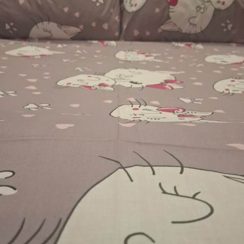 Cute Kitty Mauve Bedsheet