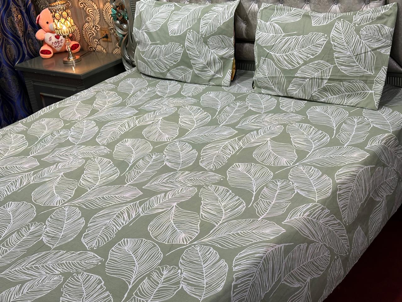 Monstra Leaf Bedsheet